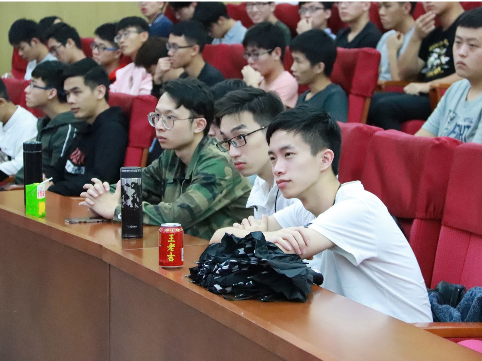 31019082913.jpg 31019082913.jpg